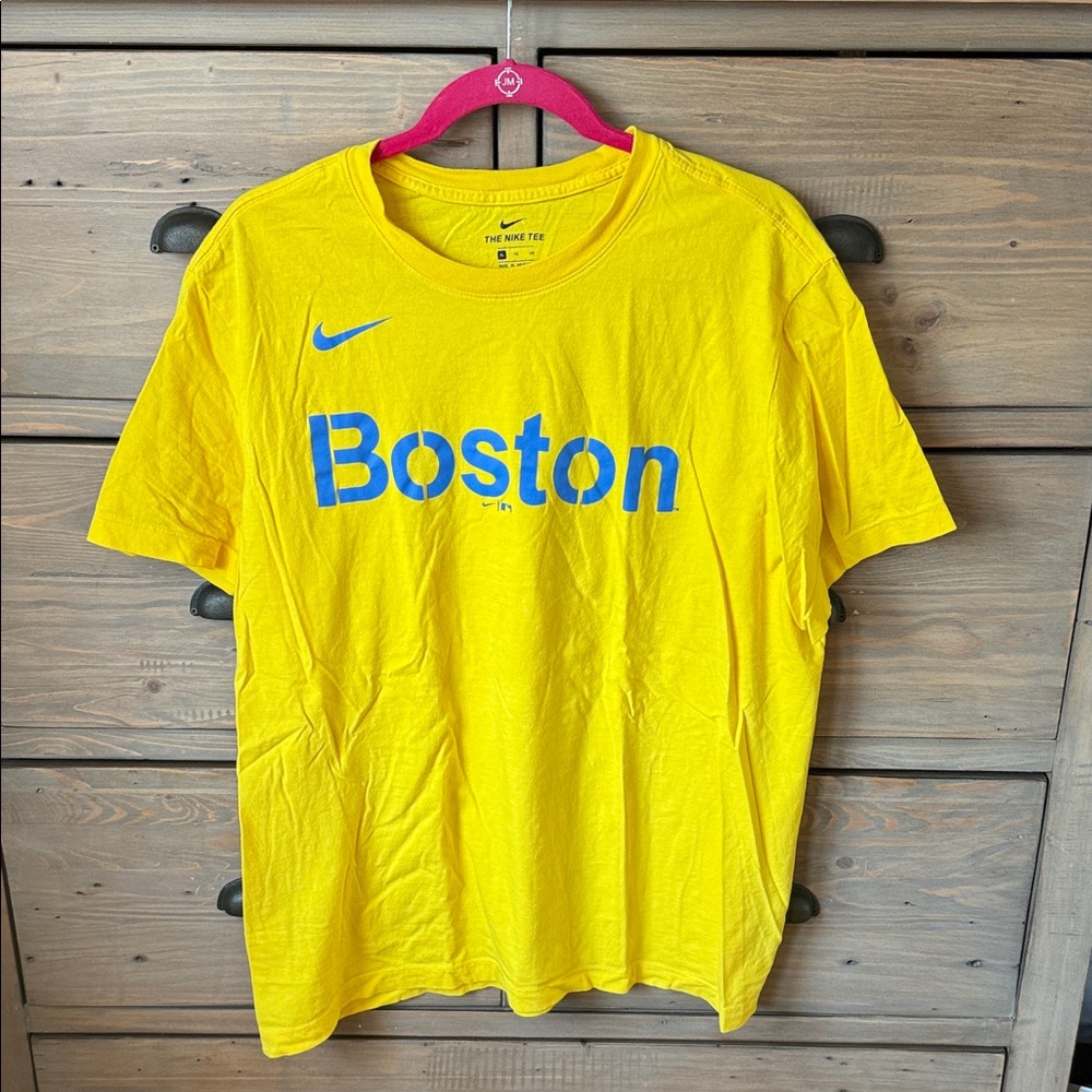 Nike Yellow 'Boston' Red Sox t-shirt sz XL